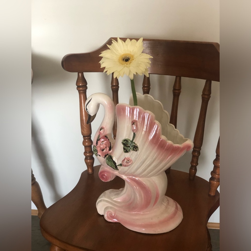 Vintage Pink and Cream Swan Vase - Picture 9 of 9